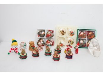 Vintage Christmas Decorations & Ornaments ~ LOT # 1