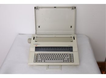Vintage ADLER Satellite III Typewriter