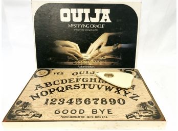 Vintage William Fuld Ouija Board Set