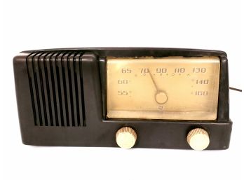 General Electric Bakelite Tube Radio Model 123