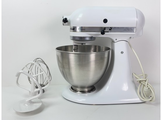 KitchenAid Classic Mixer In White