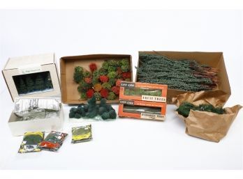 Large Lot Of Green Trees And Bushes For Model Train Layout
