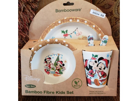 NEW IN PACKAGE Disney Holiday Mickey And Minnie Mouse Bamboo Fibre Eco Kids Dinnerware Set
