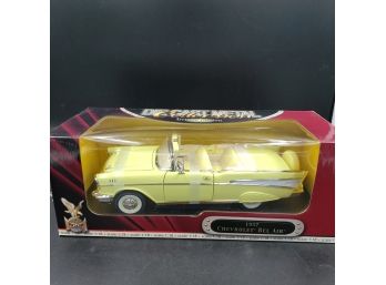 NEW IN BOX  Yat Ming Deluxe Ed Rare Yellow 1957 Chevrolet Belair Convertible Diecast Model 1:18 Scale