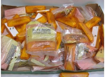 Peterson Mfg Lot Of Clearance Lights Quantity 40