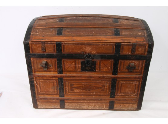 Vintage Dome Top Trunk Travel Chest
