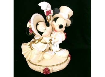 Rare Mickey And Minnie Mouse Mistletoe Kisses 22' Statue With Base
