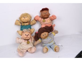 Group Of Vintage 4 Cabbage Patch  Dolls