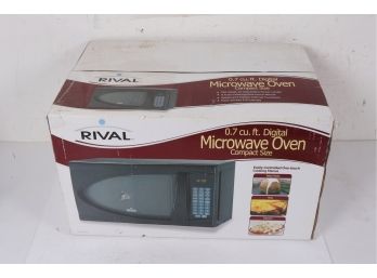 Rival 0.7 Cu.ft Digital Microwave Oven Black New