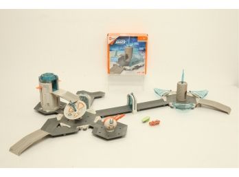 2 Hex Bug Bots W/connecting Construction Kits (1 New In Box)