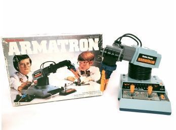 Cottage Radio Shack Armatron Robot Toy In Original Box