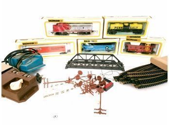 Mixed Bachmann HO Train Lot, Santa Fe Engine, Cars, Track, Transformer And More