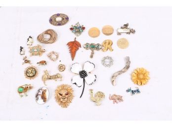 Group Of Vintage Costume Jewelry Brooches/pins