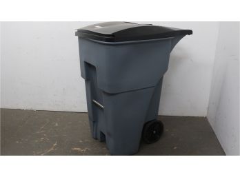 Rubbermaid Heavy Duty Brute Gray Rollout Waste Container 95 Gallon