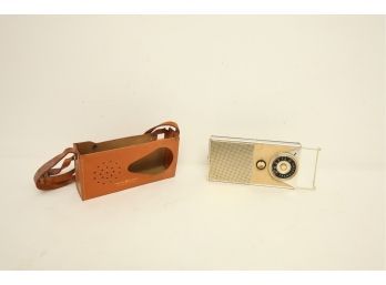 Vintage GE Transistor Radio In Leather Case