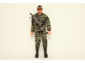 Vintage G.I. Joe Action Figure W/goggles & Rifle W/sling