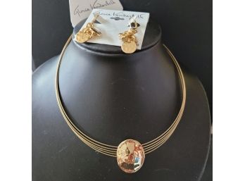 NEW Gloria Vanderbilt Gold Necklace And Matching Earring Set