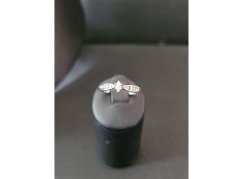 Solid 10k White Gold Ladies Diamond Ring - Size 7