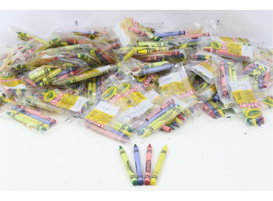 Large Group Of Crayola - Crayons - Regular Size Crayons In Pouch - 16.2' X 11.1' X 7.5' -