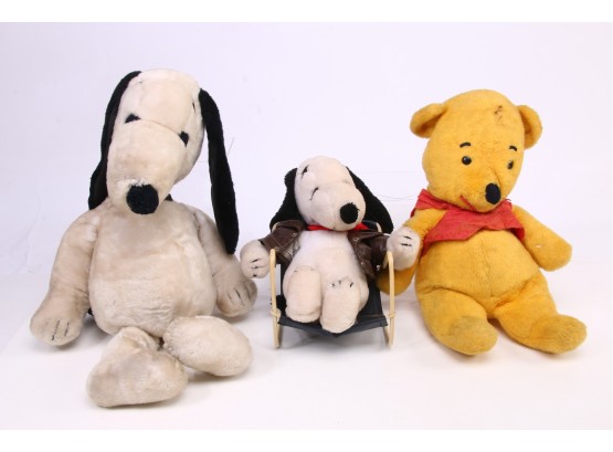 Pair Of Vintage 1968 Large United Syndicate Inc Snoopy Stuffed Toy And Sears Winnie The Pooh Plush Stuffed Toy