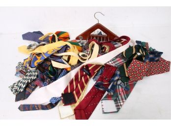 Large Group Of Of Vintage Designers Men's Silk Neck Ties