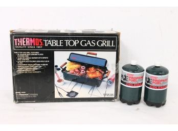 Vintage THERMOS Tabletop Gas Grill Model 10105 With 2 Propane Bottles - NEW Old Stock