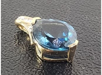 Samuel Aaron 10K Gold Pendant With Blue Stone