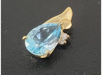 14K Gold Necklace Pendant With Blue Stone
