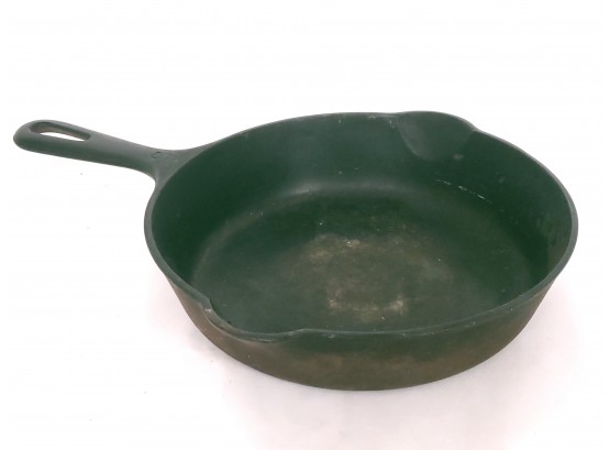 Griswold Cast Iron Skillet #5 724B Small Logo
