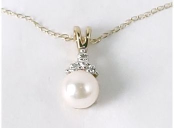 14K Gold Necklace Pearl Pendant And Chain