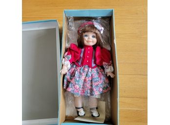 New In Box 1989 Goebel Dolly Dingle Porcelain16' Musical Doll By Bette Ball