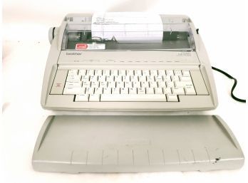 Brother GX-6760 Electric Typewriter In Great Working Condition.