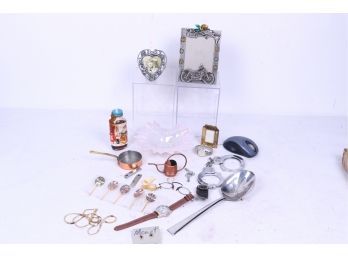 Group Of Small Miscellaneous Items