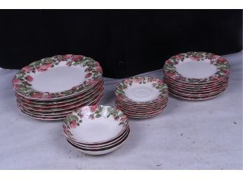 New Nikko Fine Tableware Precious Pink Berry Dishes Set Of 8 Of Each,bowls 4Dishwasher, Microwave, Oven Safe