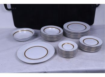 RETRONEU IMPERIAL GOLD 22K BAND 8 Pieces Of Each Set With 1 Serving Bowl And 1 Serving Plate