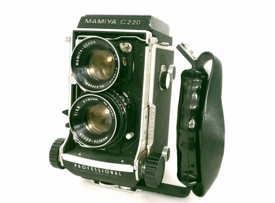 Mamiya C220 Pro TLR Film Camera Sekor W/ 80mm F/2.8 Lens From JAPAN