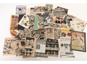 Mickey Mantle Folder Full Of Vintage Misc Magazine Pages And Clippings