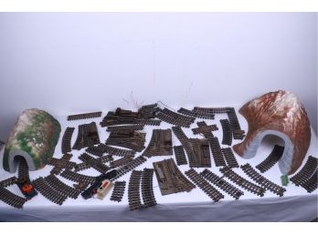 Large Lot Of Lionel Tunnels, Tracks, Section Gang Car, Bench