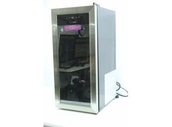NutriChef PKCWC18 18 Bottle Wine Chilling Refrigerator Cellar W/Air Tight Seal