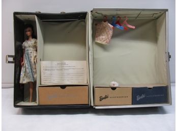 Vintage 1962 Barbie And  Case