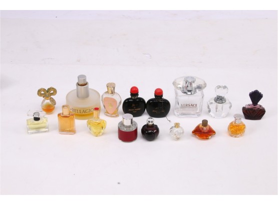 Group Of Small Perfume Bottles Versace, Bellagio, Carolina Herrera, Marc Jacobs & More -see Images For Details