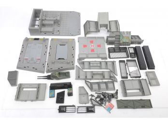 Vintage GI JOE Headquarters With Lots Of Parts