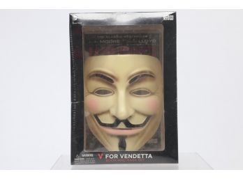 V For Vendetta Book And Mask Set
