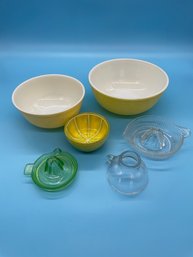 Vintage Pyrex & Juicing Lot