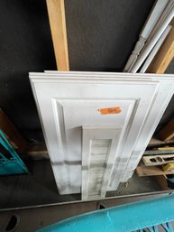 (5) White Cabinet Door Fronts And (4) Spindles