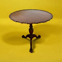 Antique American Federal Mahogany Pie Crust Tilt Top Table