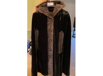 Women's Borgazia Velvet Cape