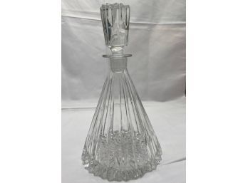 Decorative Decanter With Stopper