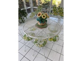 Vintage Metal Table And Chairs.