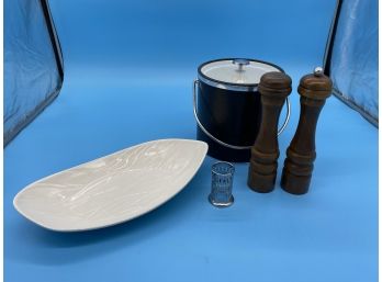 Assorted Kitchen Items